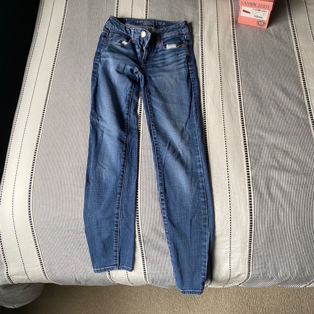 Women’s American eagle skinny jeans (size 0)
